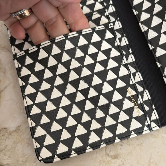Love & Lore Large Travel Wallet Black & White Op Art Vegan Leather - Picture 6 of 9